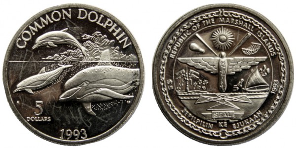 Маршалловы острова, 5 долларов 1999 год, Дельфины